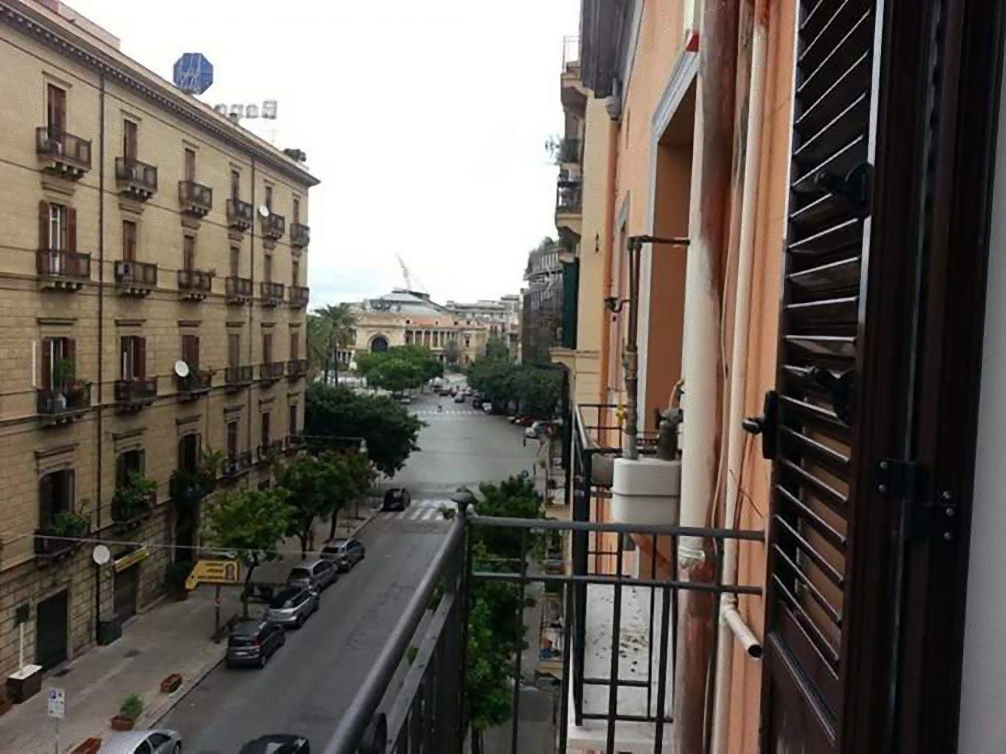 Palermo Centro Zoe Bed & Breakfast Exterior photo